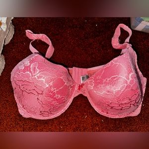 Delta Burke bra 38DD